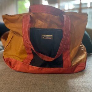 L.L.BEAN ZIPPERED NYLON TOTE
